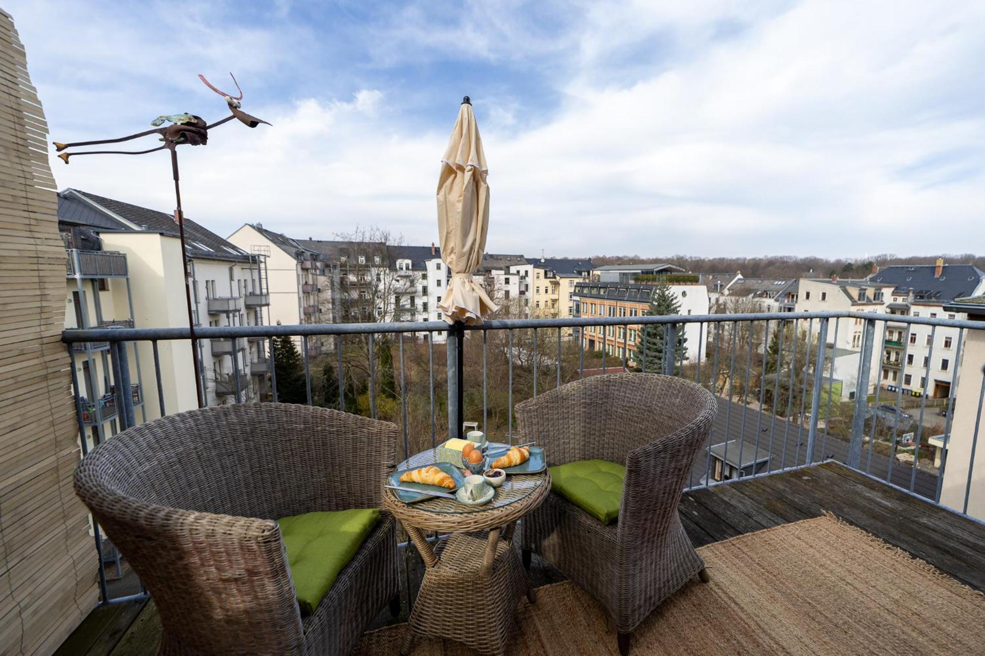 Schlossberg-Domizil Mit Weitblick - Arbeitsplatz, Balkon, Netflix, Badewanne & Yogamatte Chemnitz Bagian luar foto